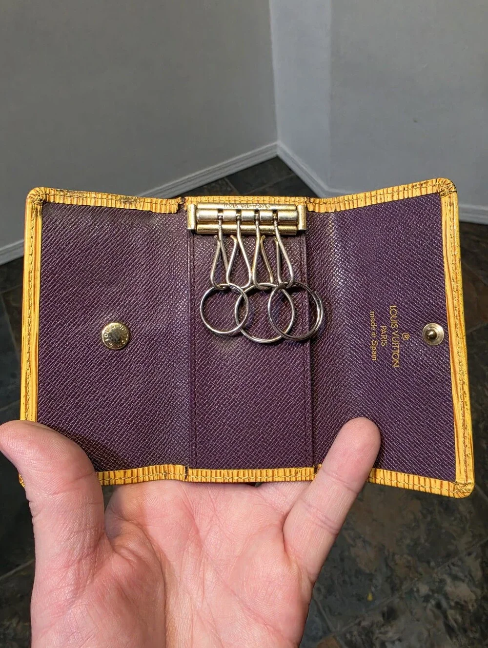 Louis Vuitton reposhing this